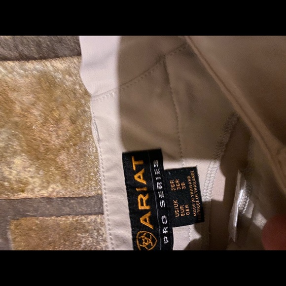 Ariat Olympia breech size 26 side zip - Picture 3 of 4